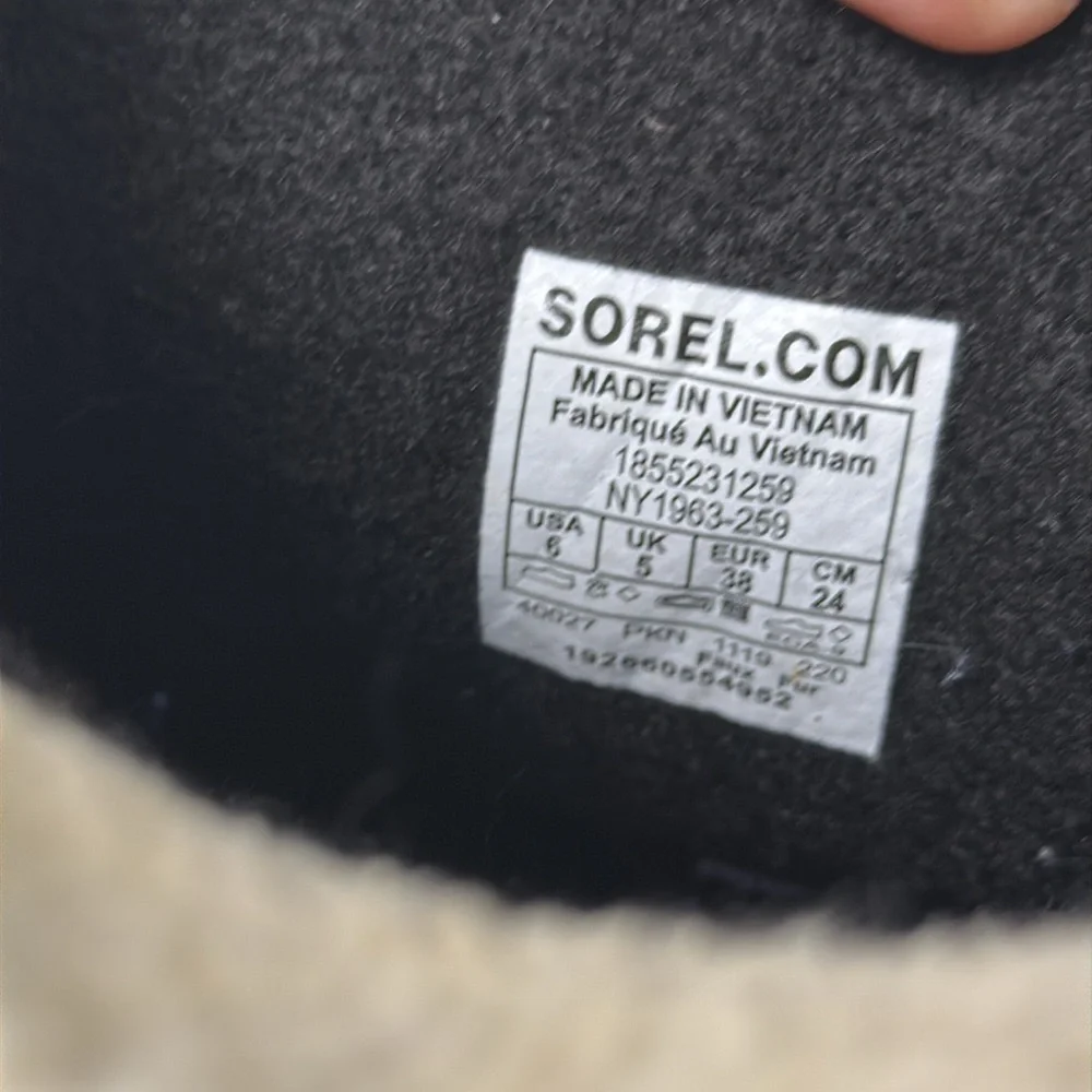 Sorel Men’s Caribou Waterproof Winter Boots size EU 38